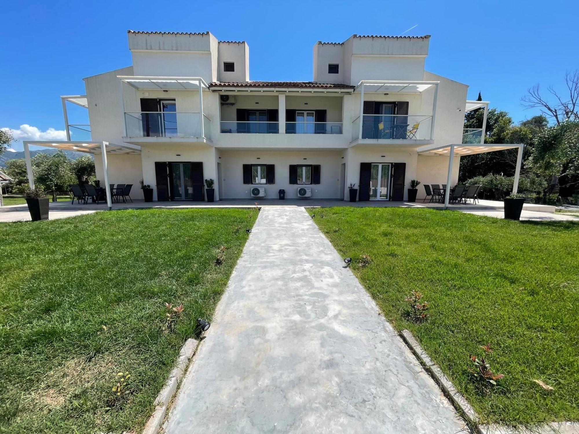 Villa Rodelia 1 Roda  Exterior photo