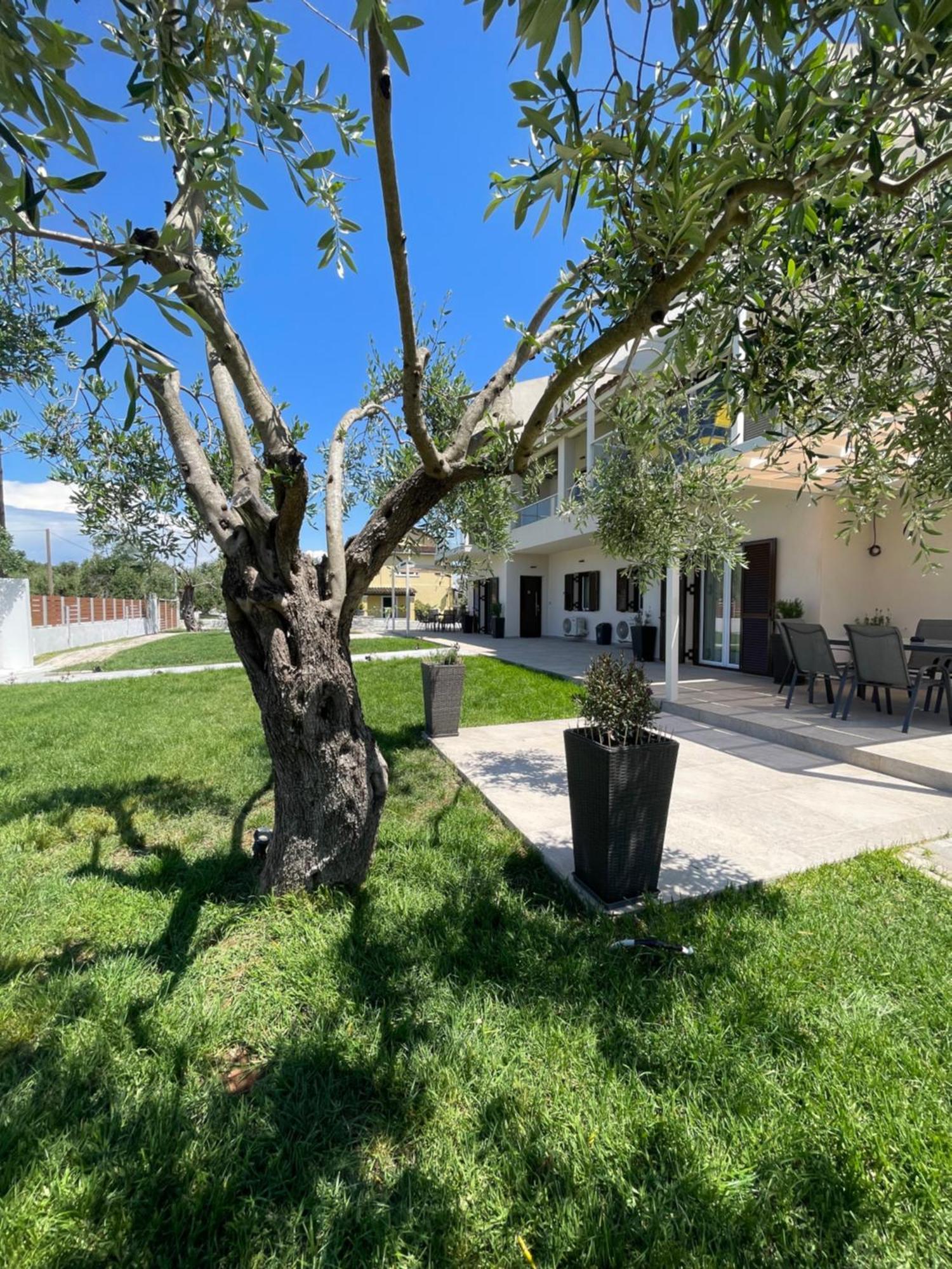 Villa Rodelia 1 Roda  Exterior photo